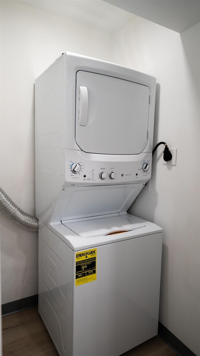 Foto del edificio - 303 Boston Ave