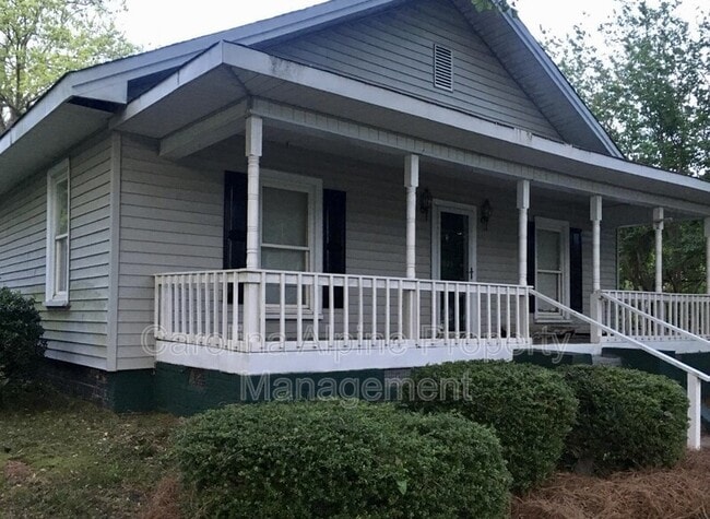 Building Photo - 2528 Myers St