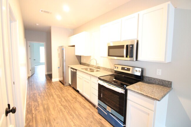 Foto del edificio - 211 Lacey Eden Ln