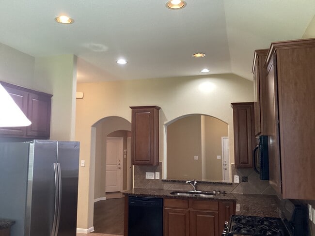 Building Photo - 26314 Longview Creek Dr