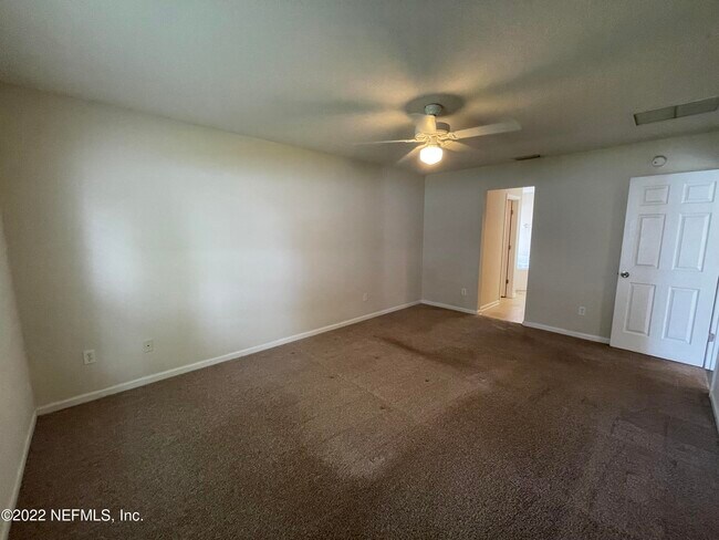 Building Photo - 2817 Cross Creek Dr