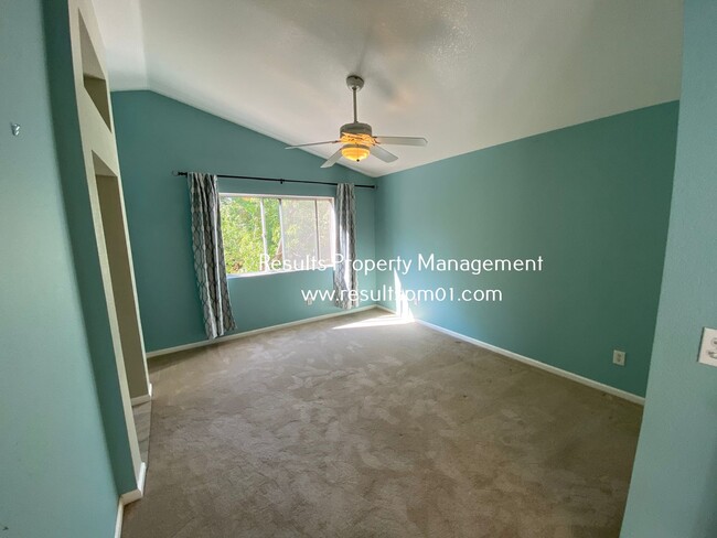 Building Photo - Citrus Heights 3 Bed 2.5 Bath