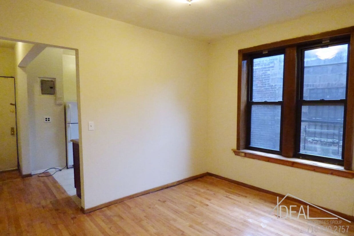 Primary Photo - 261 14th St