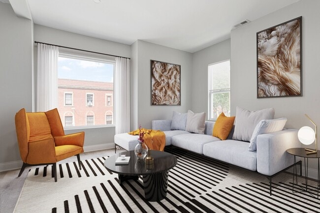 Building Photo - 843 E 65th St