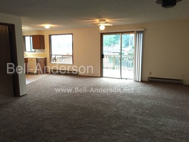 Building Photo - Rambler on Lake Sawyer Available NOW!