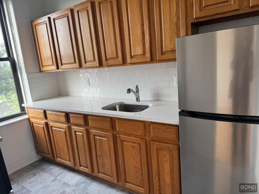Foto principal - 1 bedroom in Queens NY 11106