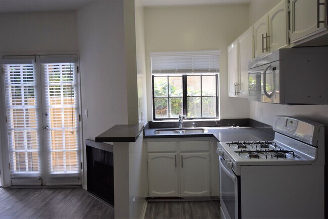 Foto del edificio - 5744 Colfax Ave