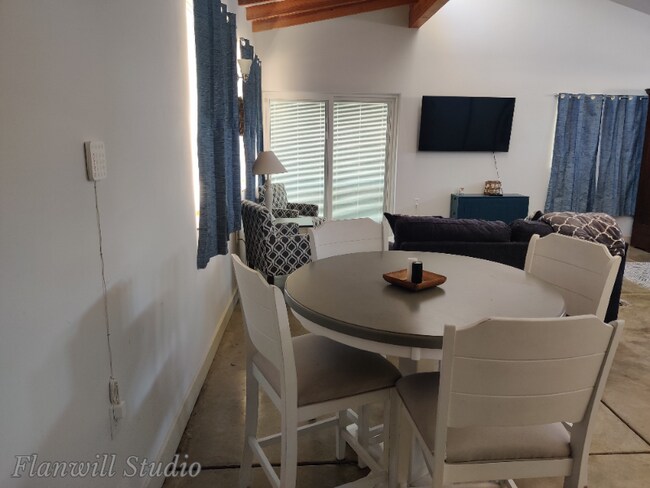 Foto del edificio - 3349 N Flanwill Blvd
