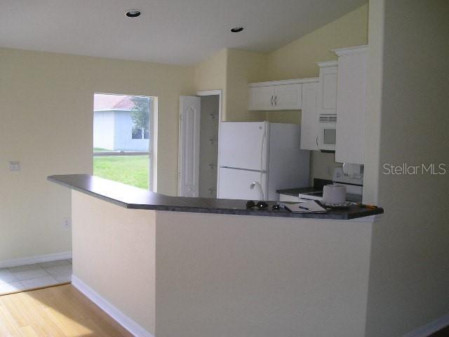 Foto del edificio - 9 Lytton Ln