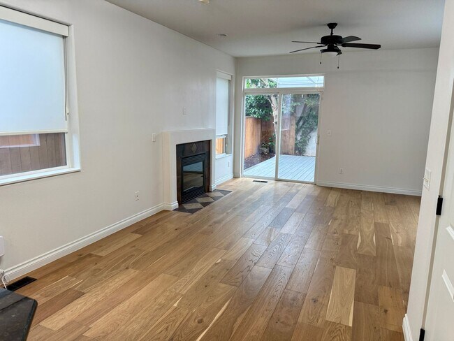 Foto del edificio - Super Crisp 3 bedroom w/ Fantastic 4 Season Outdoor Space