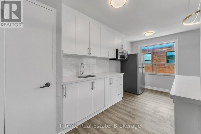 Building Photo - 896 Eglinton Ave E