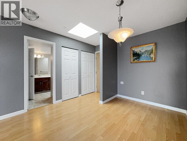 Photo du bâtiment - 5335 Hastings St