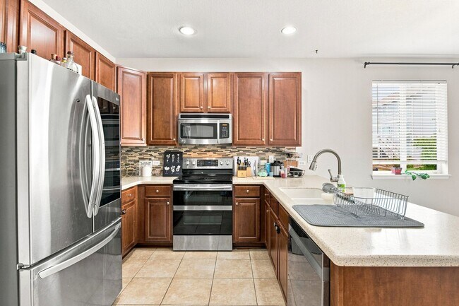 Foto del edificio - 8238 Hollygrape Ln