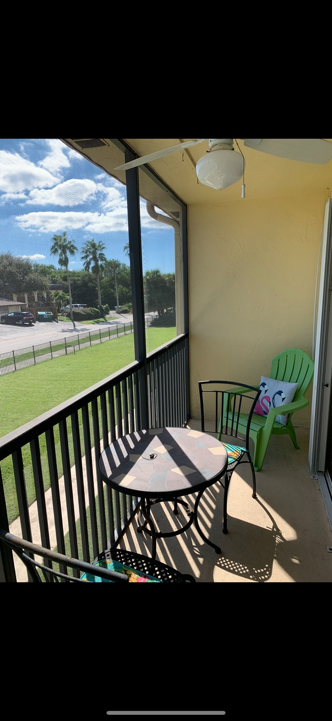 Building Photo - 7101 Ridgewood Ave