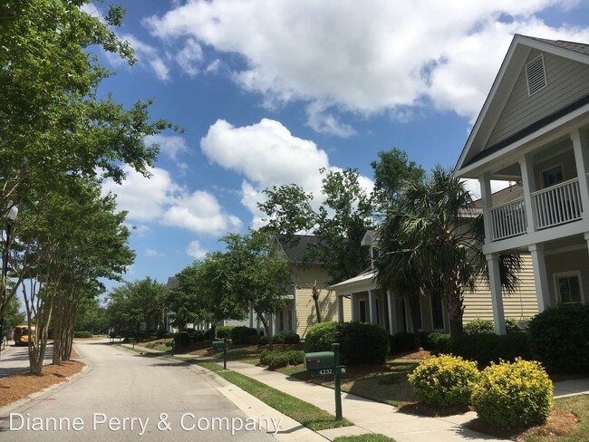 Building Photo - 4 br, 4 bath House - 4236 Pine Hollow Drive