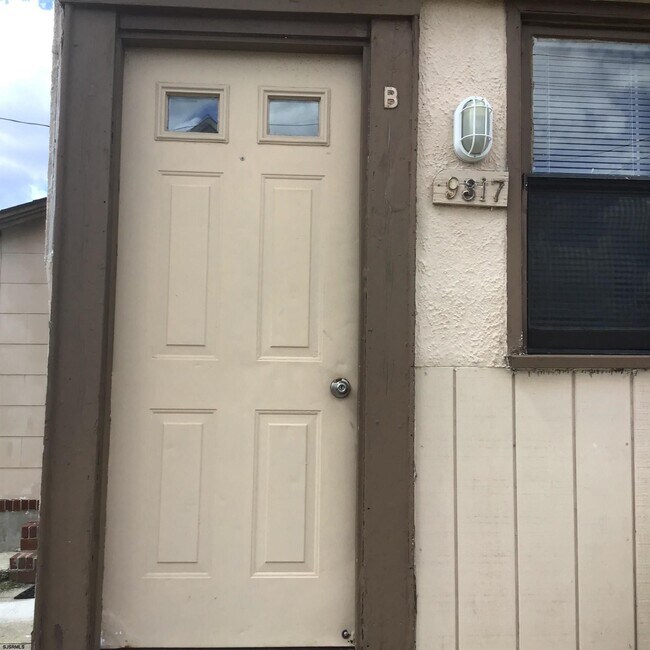 Foto del edificio - 9317 Monmouth Ave