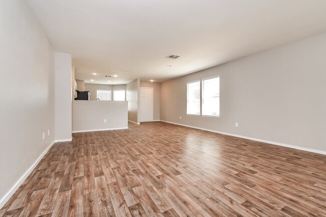 Building Photo - 613 Black Sand Ct