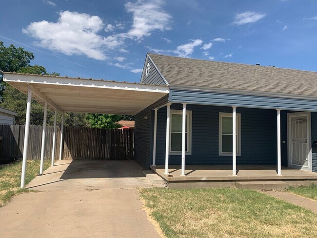 Foto del edificio - 1703 N Lincoln Ave