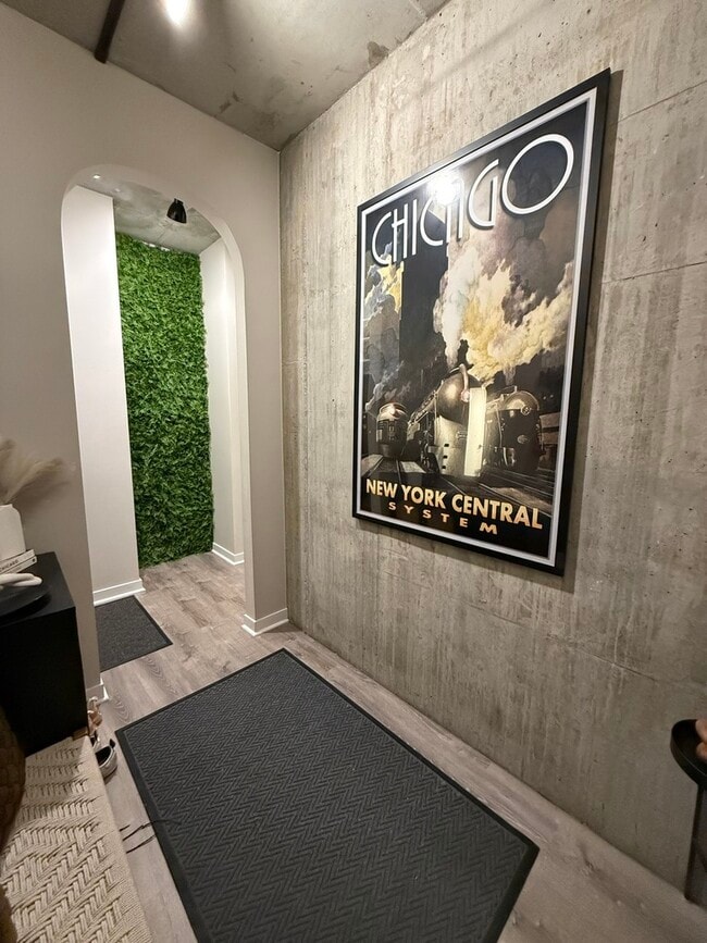 Building Photo - 235 W Van Buren St