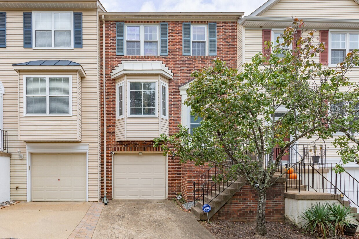 303 Club House Rd, Fredericksburg, VA 22406 Townhome Rentals in