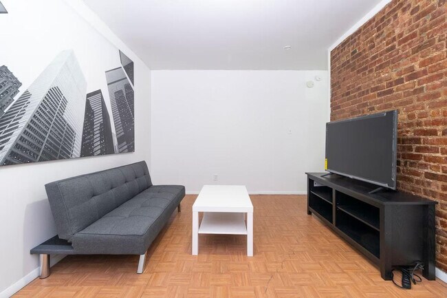 Foto del edificio - 153E E 92nd St