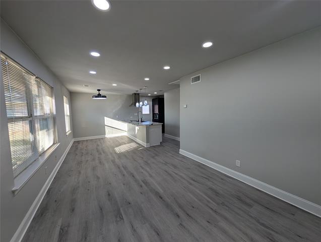 Building Photo - 330 La Salle Dr
