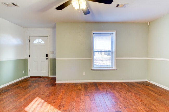 Building Photo - 19 John Ross Dr