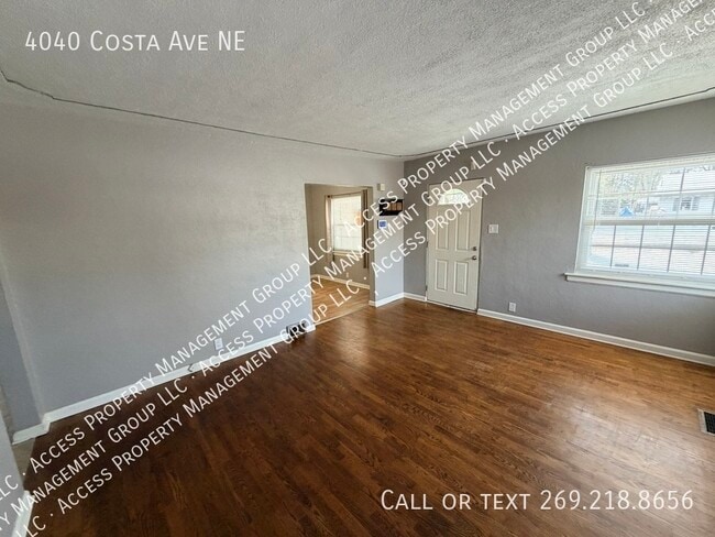 Foto del edificio - 4040 Costa Ave NE