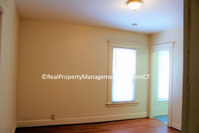 Building Photo - 3-bedroom, 1 full-bath apartment for rent ...
