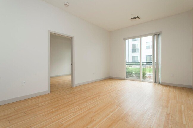 Foto del edificio - 211 W 2nd St