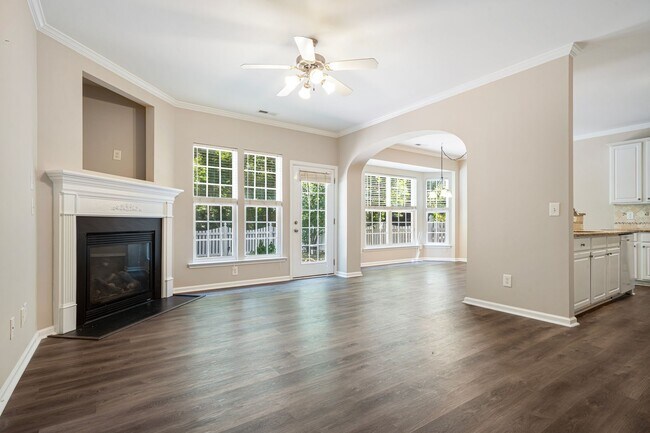 Foto del edificio - 1411 Crimson Creek Dr