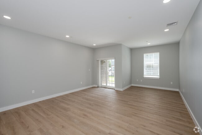 2BR, 2BA - 1,031SF - Dining/ Living Room - 12 Station St