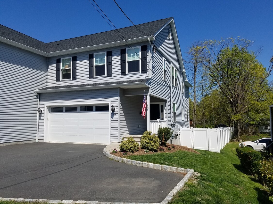 119 Park Ave, Madison, NJ 07940 Townhome Rentals in Madison NJ