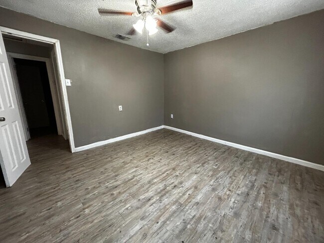 Building Photo - 210 Avenue L