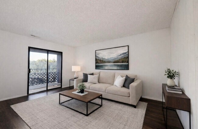 Building Photo - 935 Saturn Dr