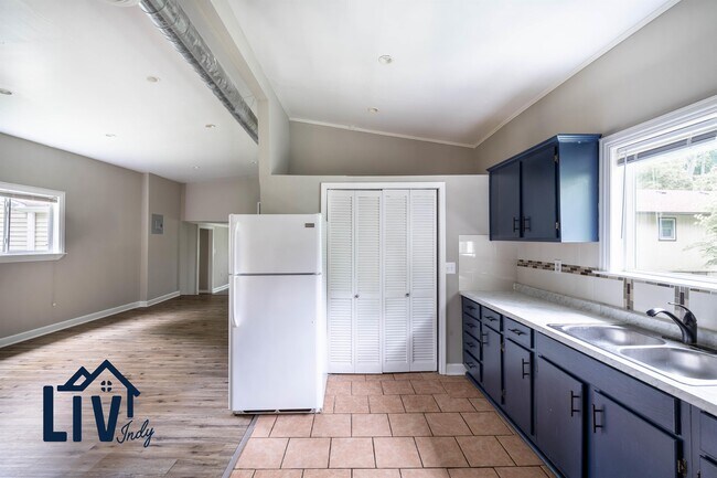 Building Photo - 1050 Janet Dr