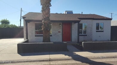 Building Photo - 709 E Weldon Ave