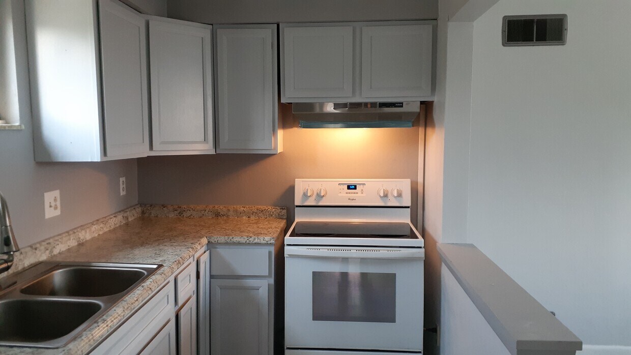 1839 Pennsylvania Ave Unit 2, West Mifflin, PA 15122 Apartments in