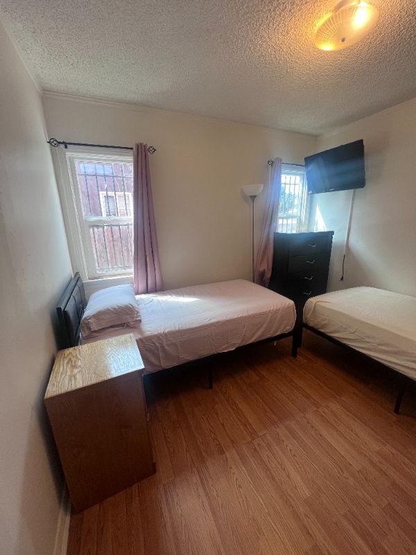 Foto del edificio - 800 E 82nd St