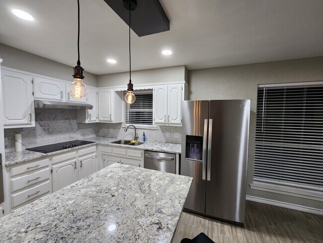 Foto del edificio - 5813 Briargrove Dr