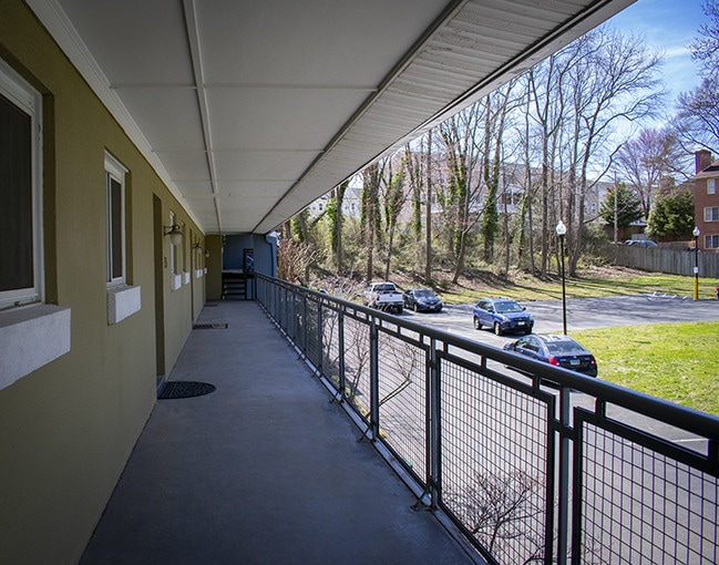 Building Photo - 20 Silopanna Rd