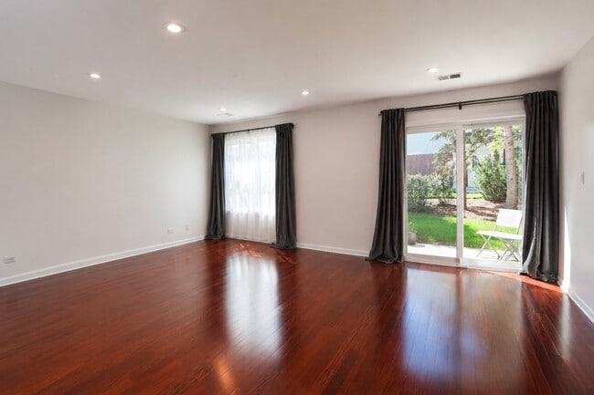 Building Photo - 1347 Winfield Way
