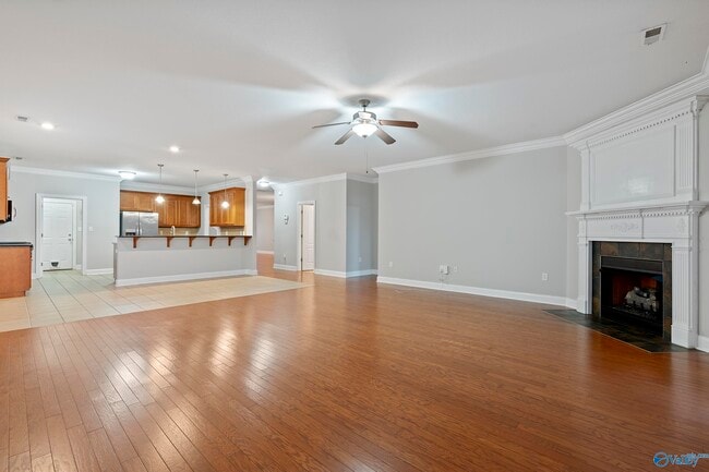 Building Photo - 5031 SE Valley Cove Dr