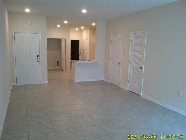 Foto del edificio - Newer Construction Town Home in the NEW co...