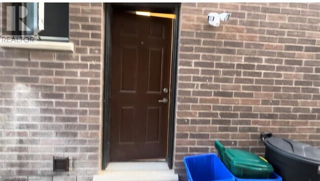 Building Photo - 481 Bergamot Ave