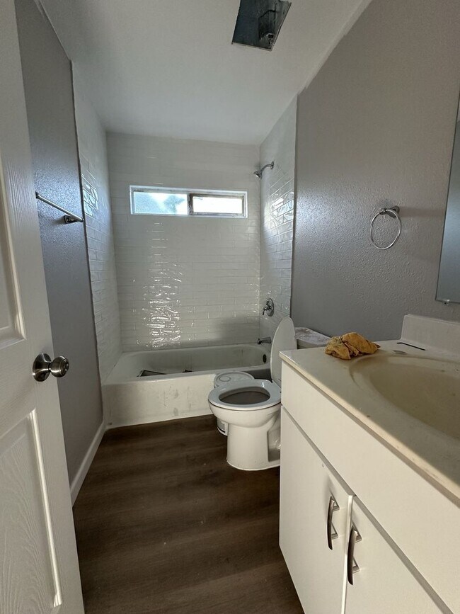Foto del edificio - 7127 Howerington Cir