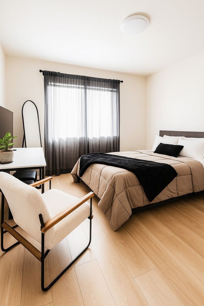 Building Photo - 3636 Gardenia Ave