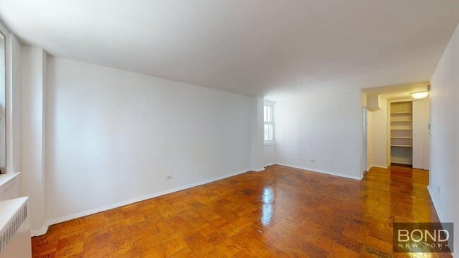 Building Photo - 240 E 35th St
