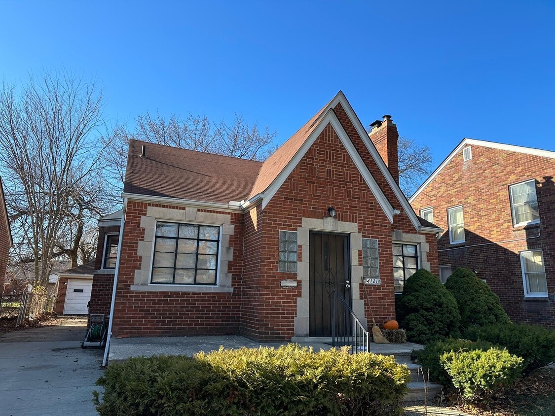Primary Photo - 4121 Harvard Rd