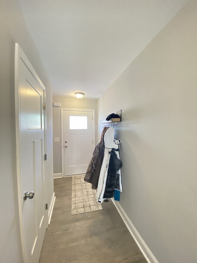 Building Photo - 900 Allstar Ave